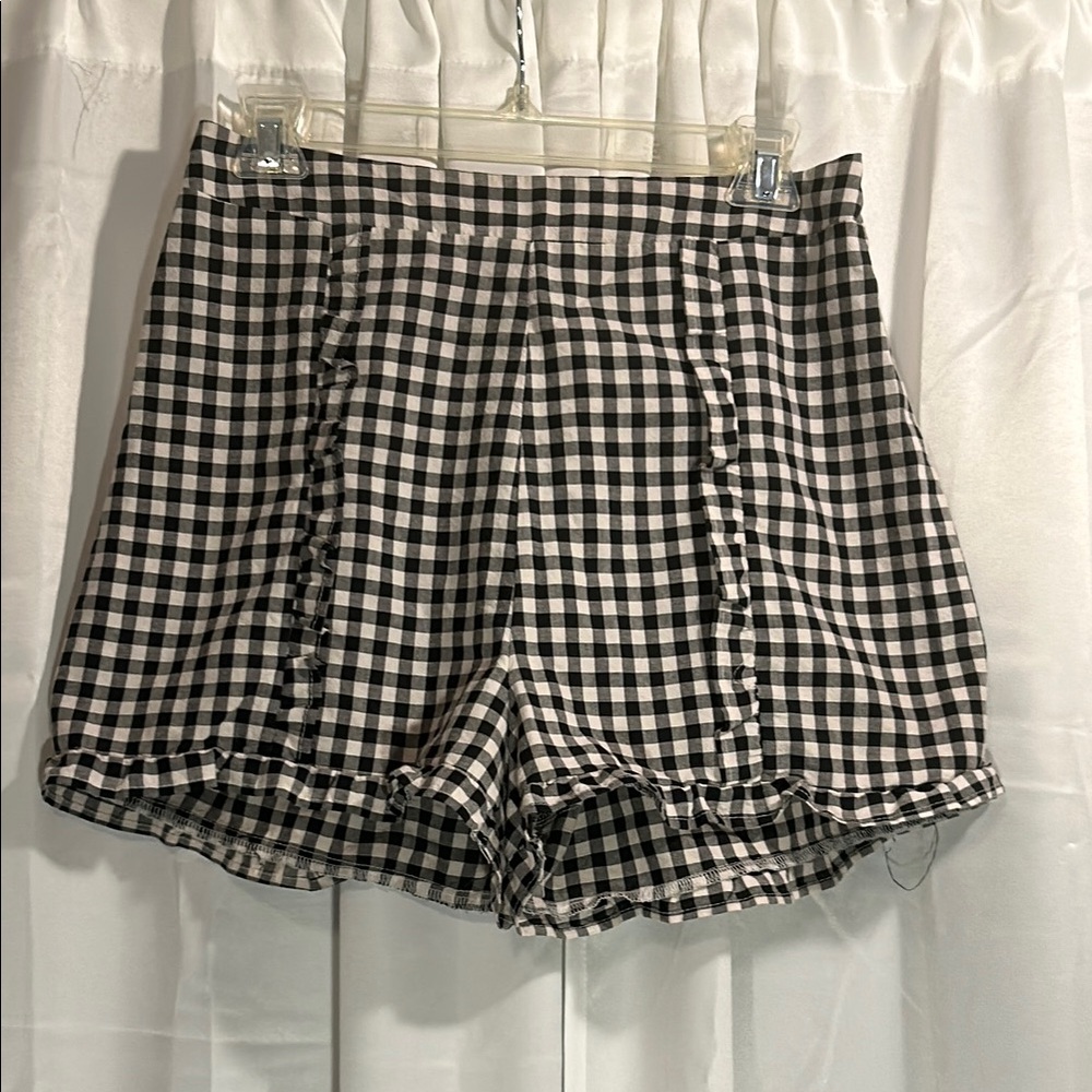 Dizzy Monochrome Checkered High Waist Shorts